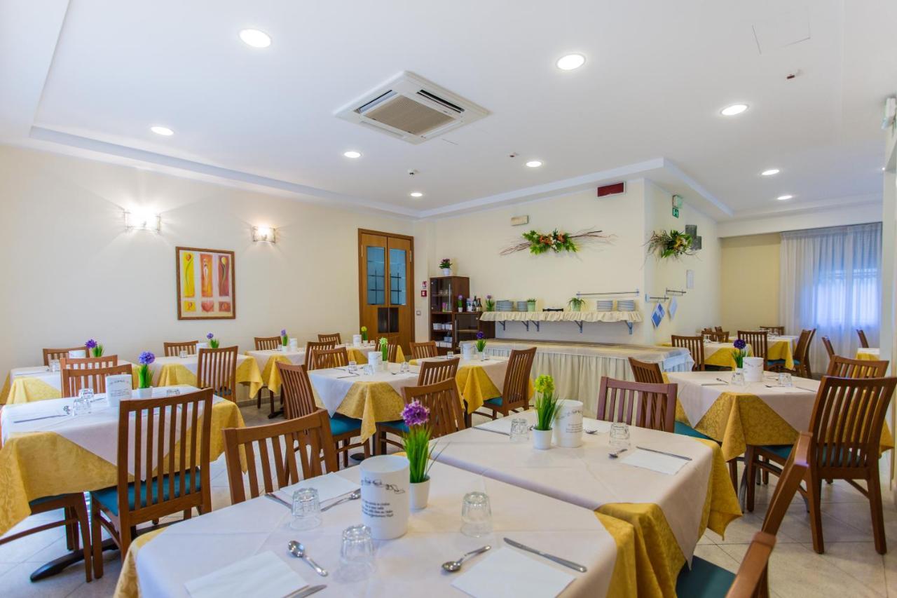 Hotel Savana Rimini Zewnętrze zdjęcie