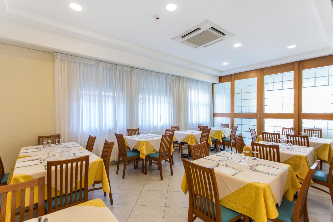 Hotel Savana Rimini Zewnętrze zdjęcie