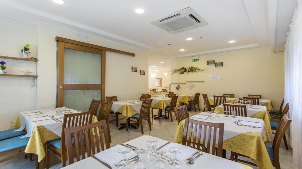 Hotel Savana Rimini Zewnętrze zdjęcie